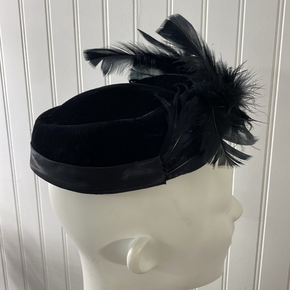 Vintage Pill Box Hat Feathers Black‎ Velvet Fascinator Formal Head Piece 22” - Picture 6 of 11